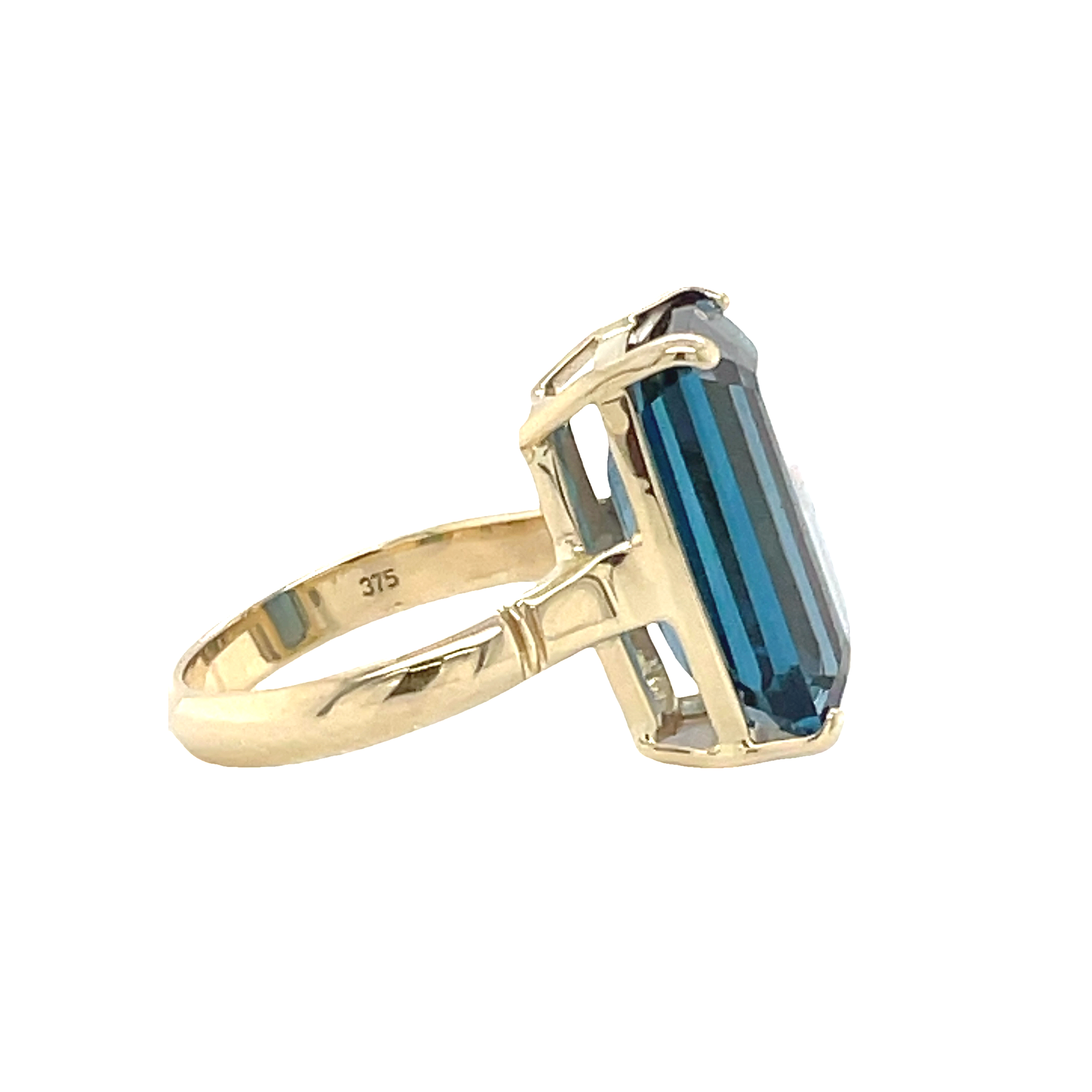 9ct Yellow Gold London Blue Topaz Dress Ring