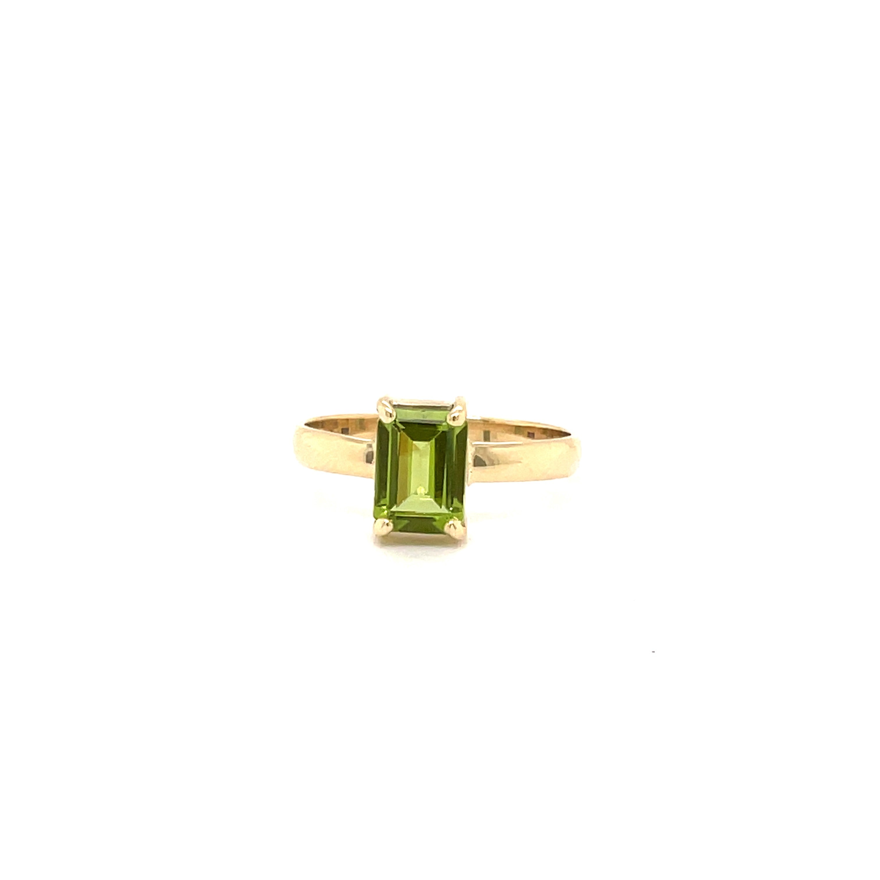 9ct Yellow Gold Peridot Emerald Cut Dress Ring