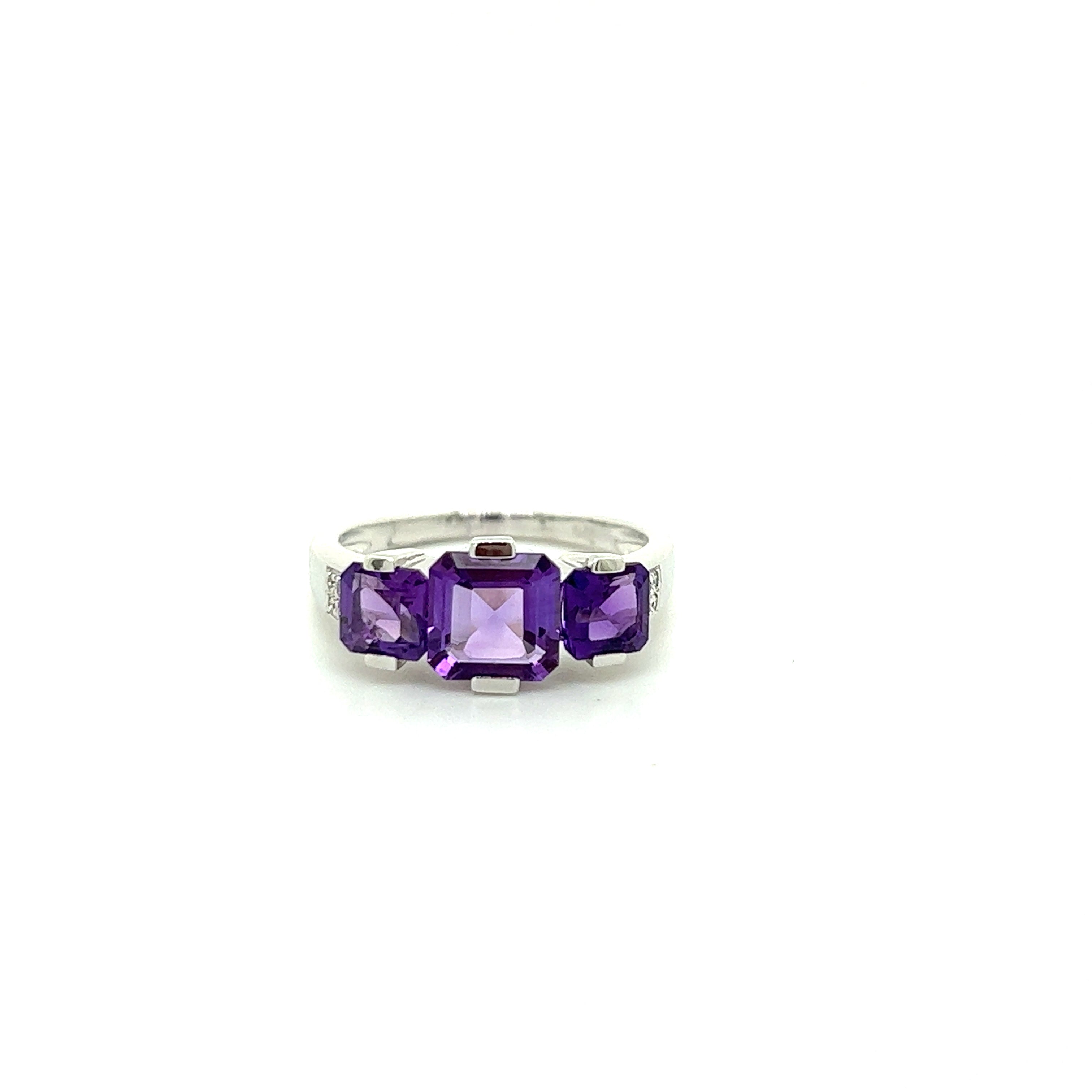 9ct white gold amethyst and diamond ring