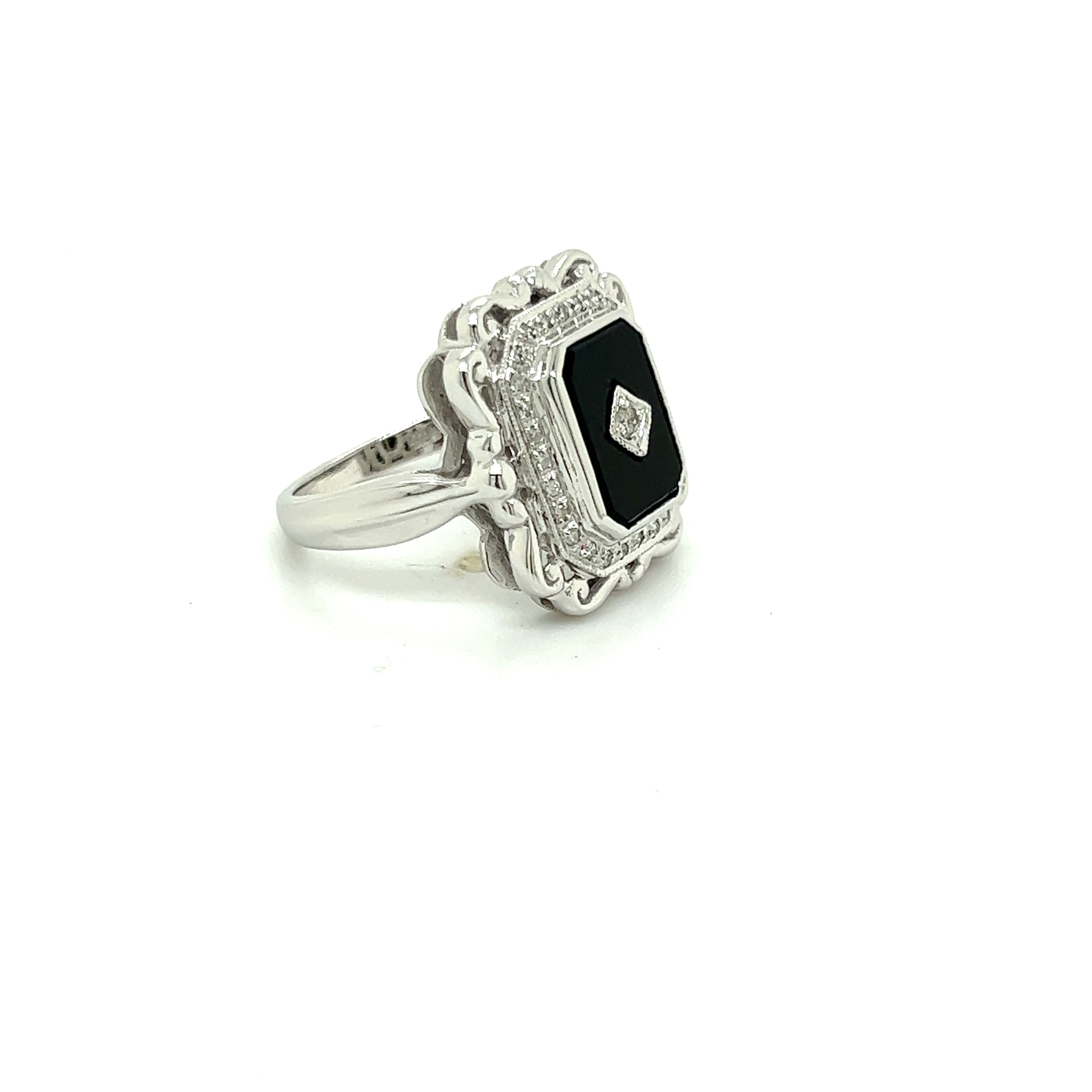 9ct white gold onyx and diamond ring