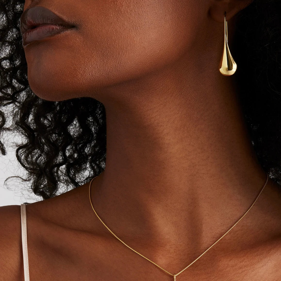NAJO Weeping Women Gold Earrings