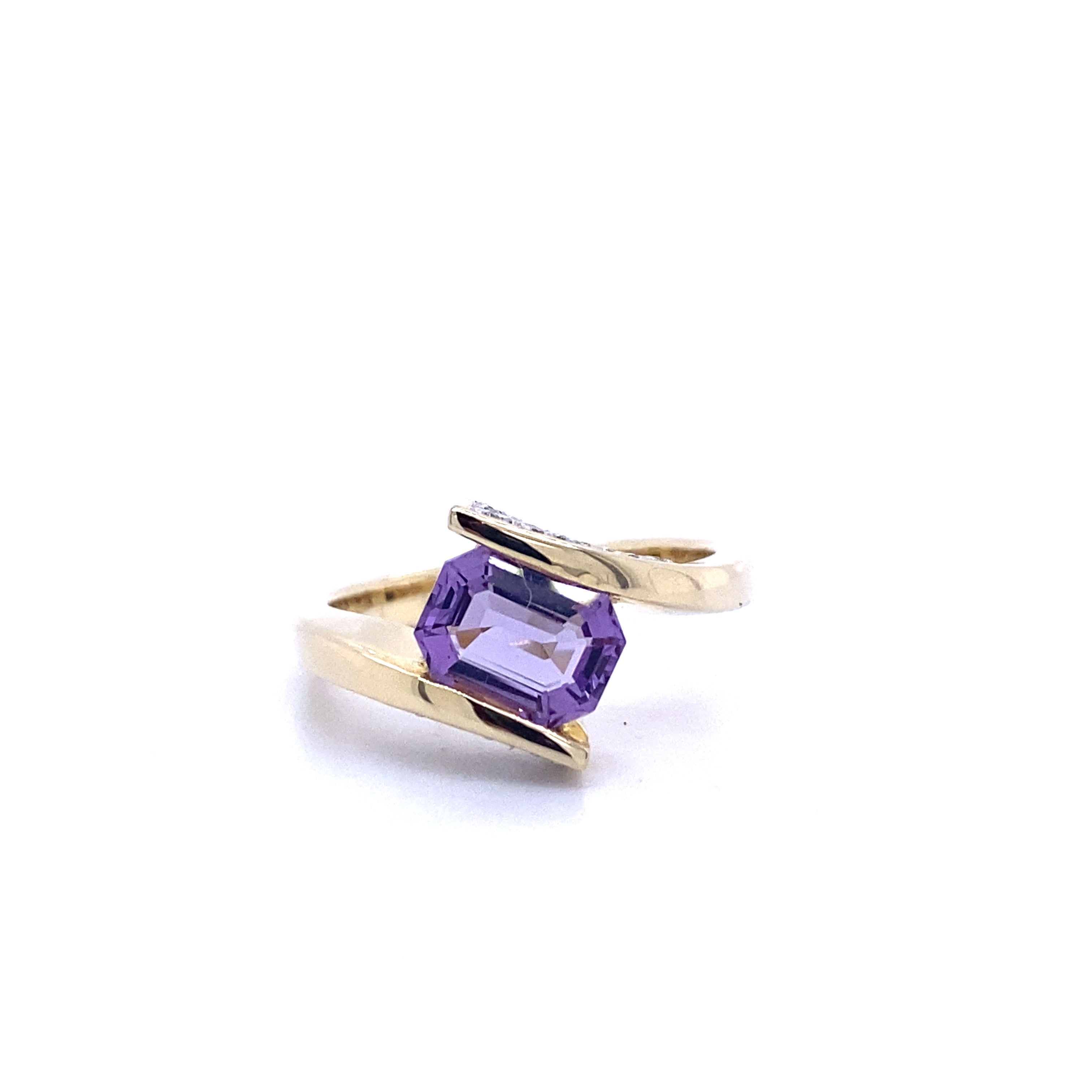 9ct Yellow Gold Amethyst and Diamond Ring