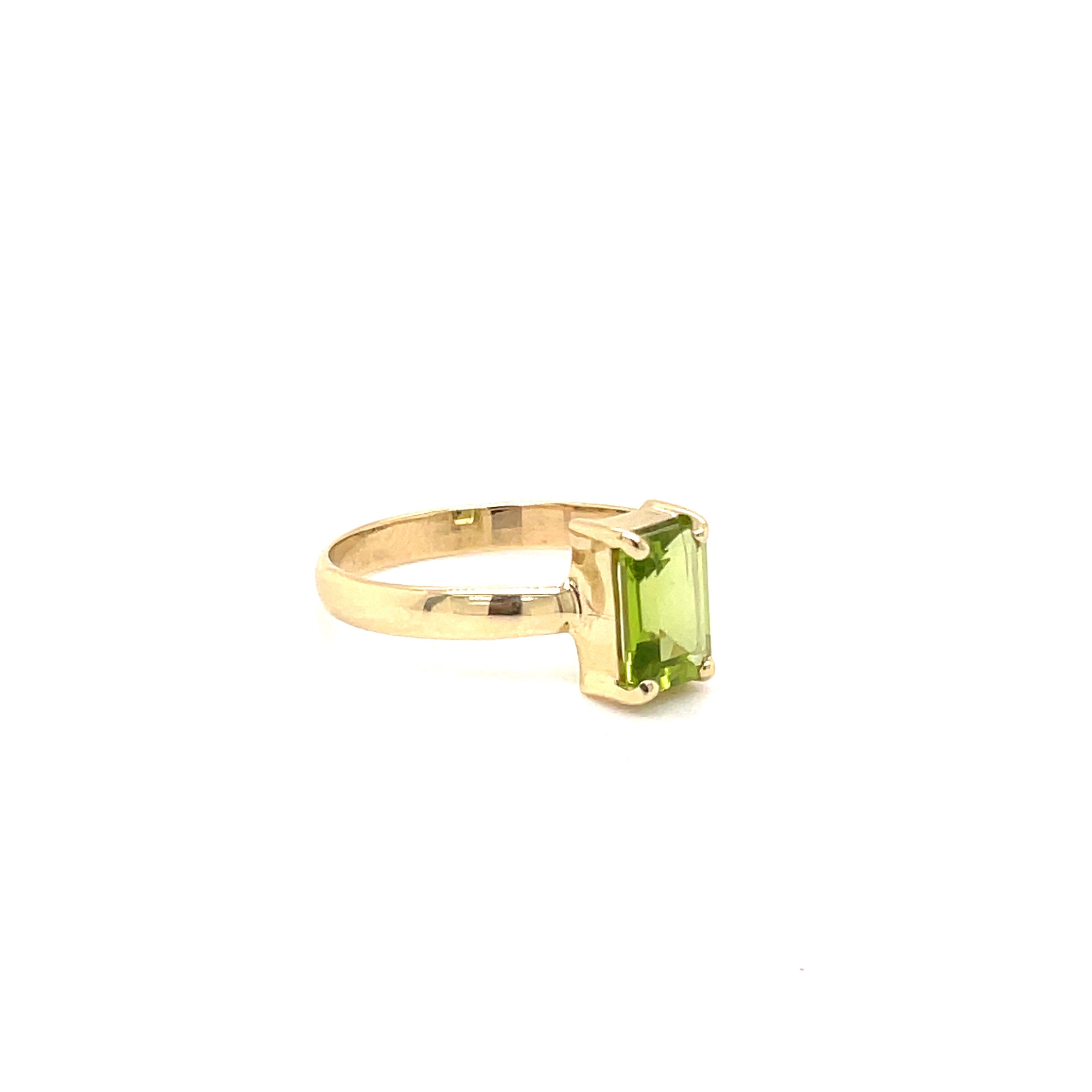 9ct Yellow Gold Peridot Emerald Cut Dress Ring