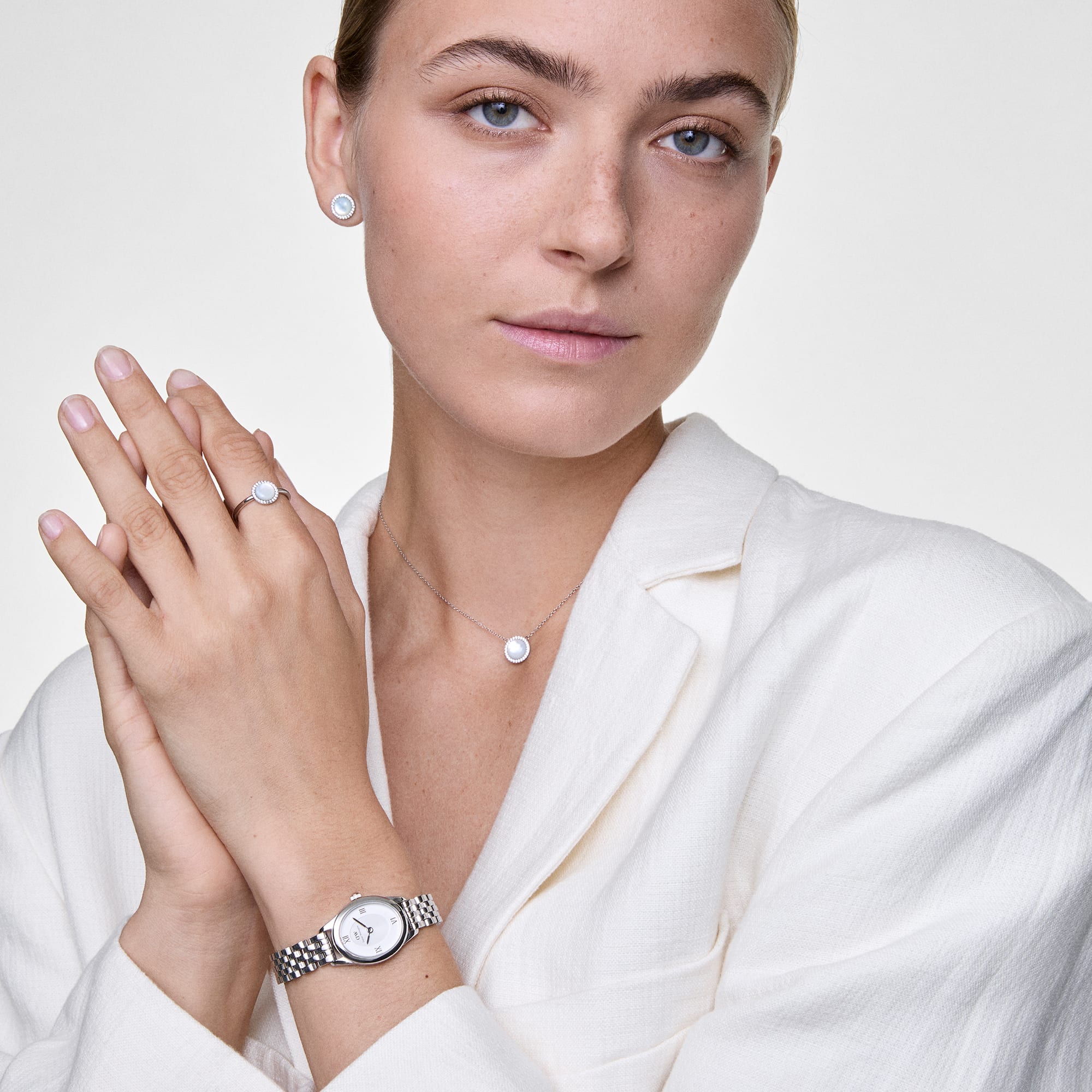 Daniel Wellington Audrey Earrings Mother of Pearl Silver