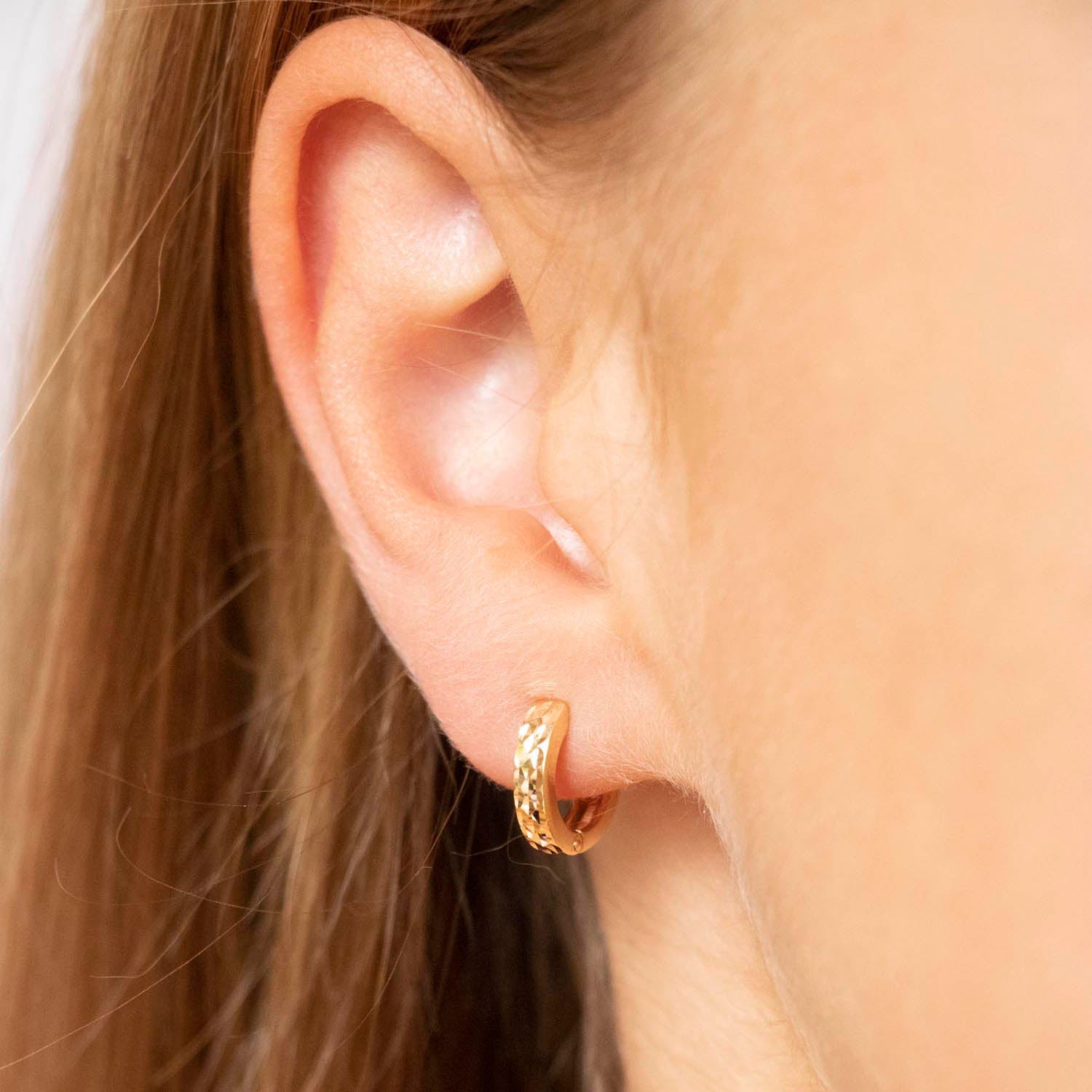 9ct Yellow Gold 2.5mm x 12mm Diamond Cut Pyramid Creole Earrings
