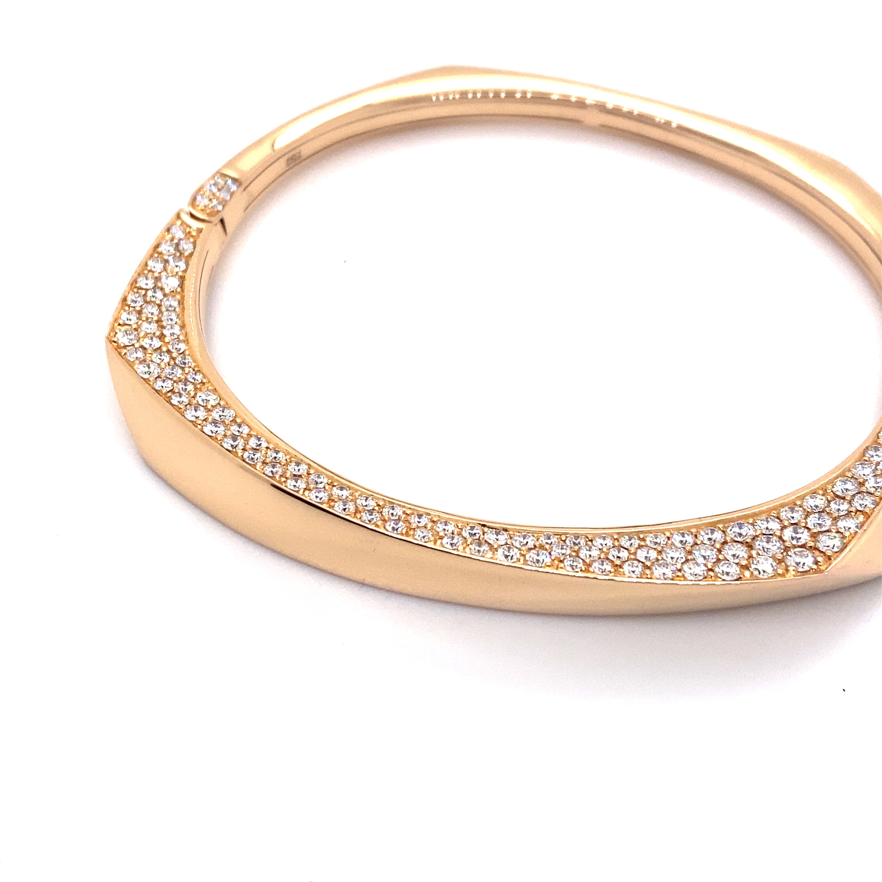 18ct rose gold diamond bangle