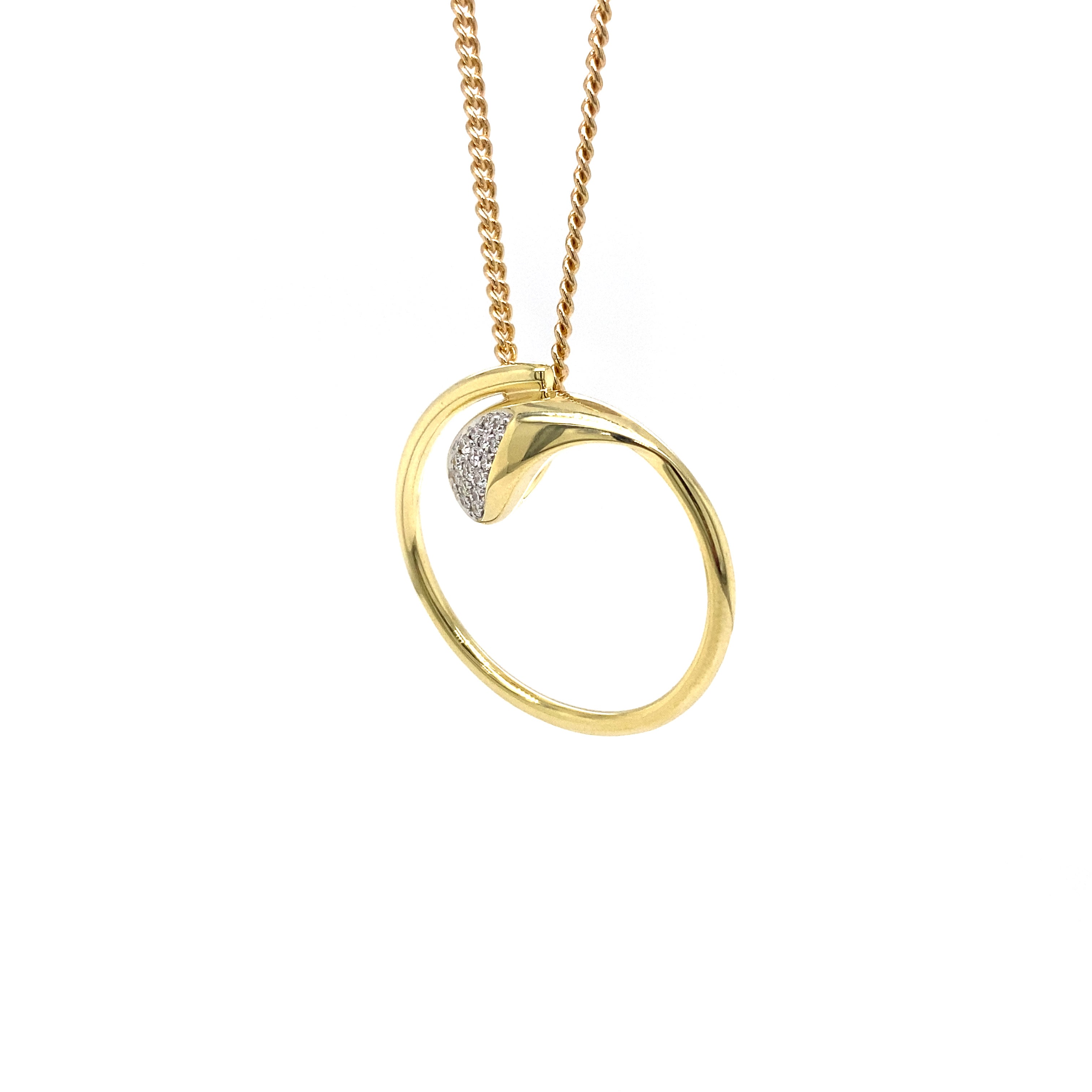 9ct yellow gold diamond circle pendant.
