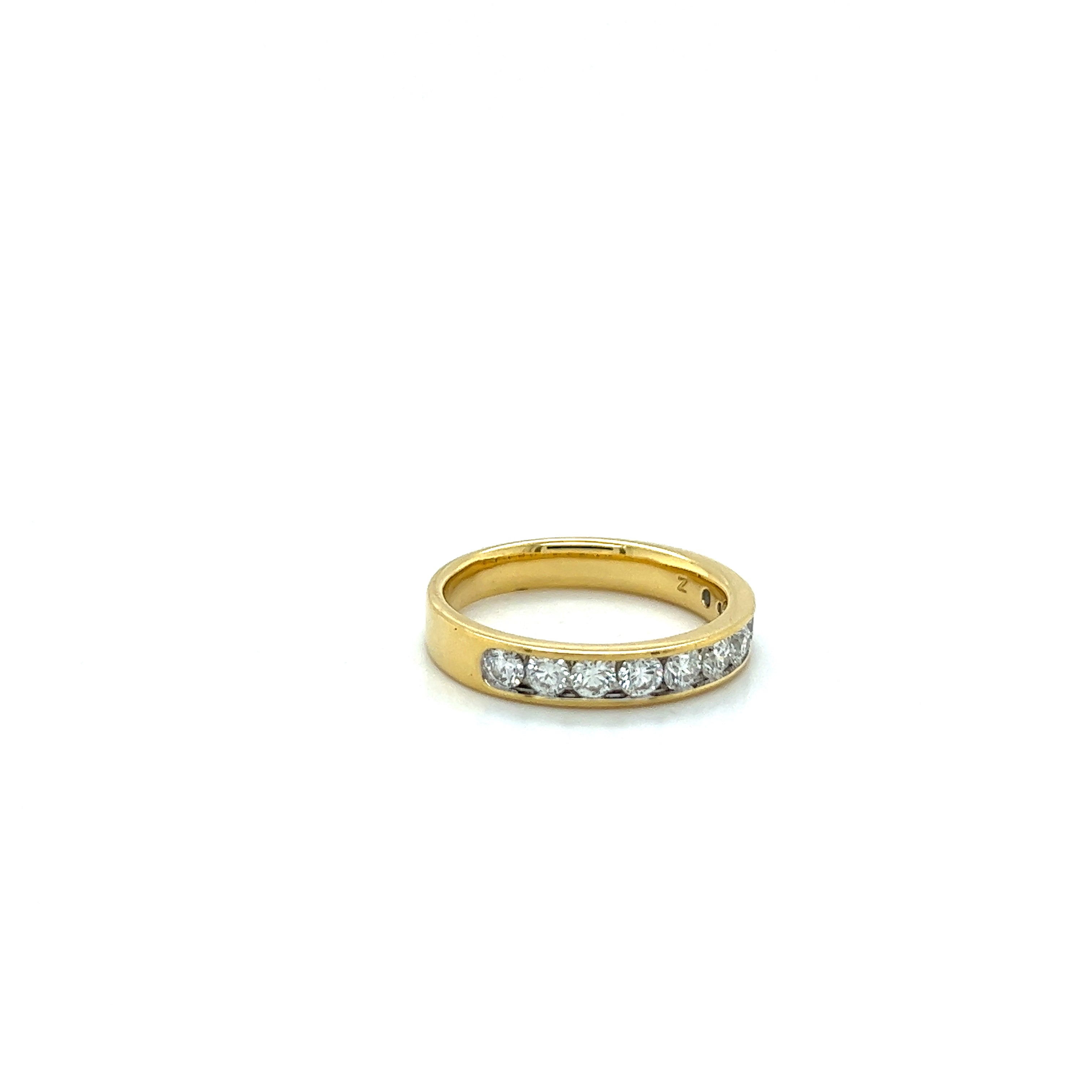 18ct yellow gold diamond ring.