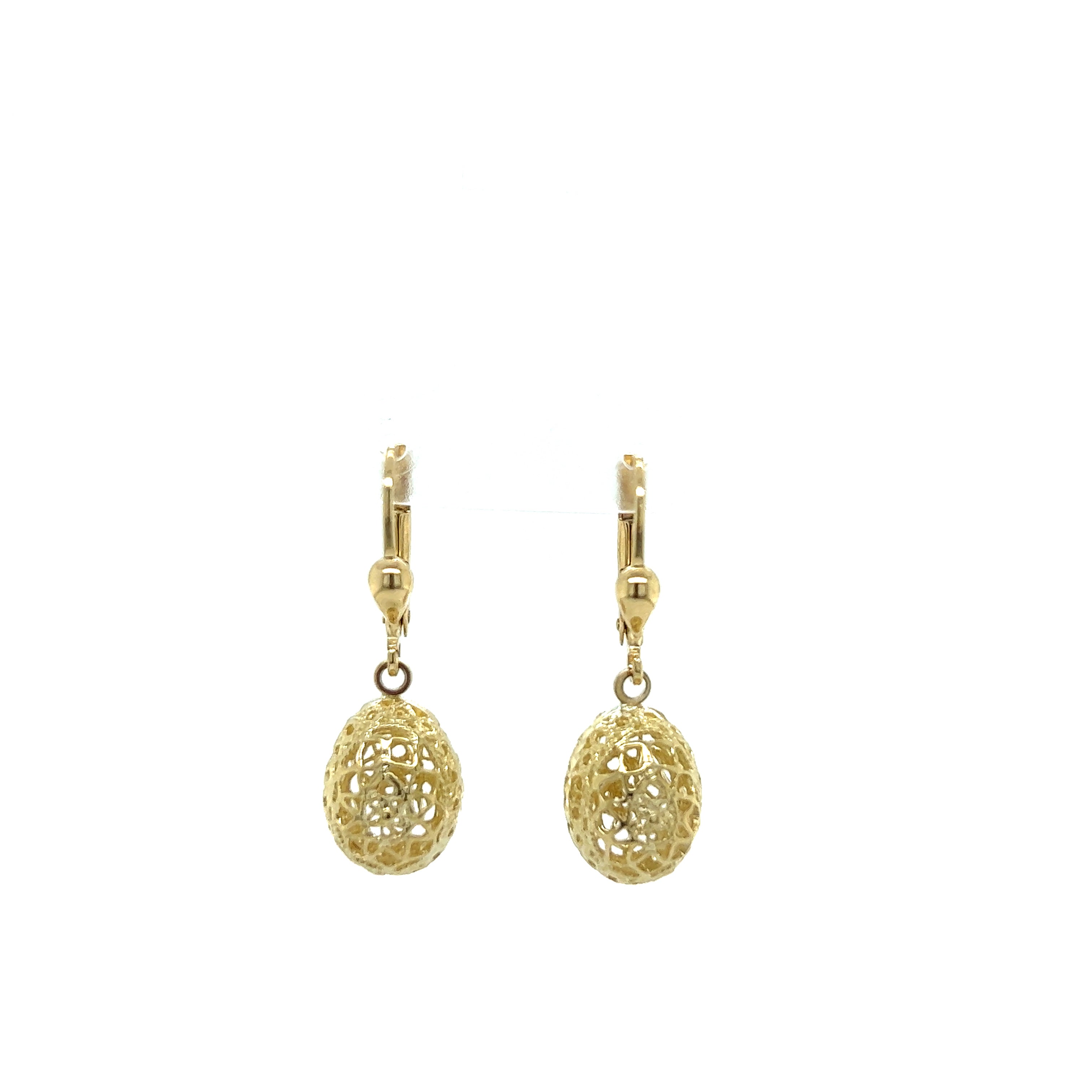 9ct yellow gold pattern drop earrings.